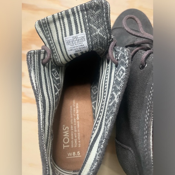 TOMS 8.5 Desert Gray suede ankle-high wedge - Picture 3 of 7